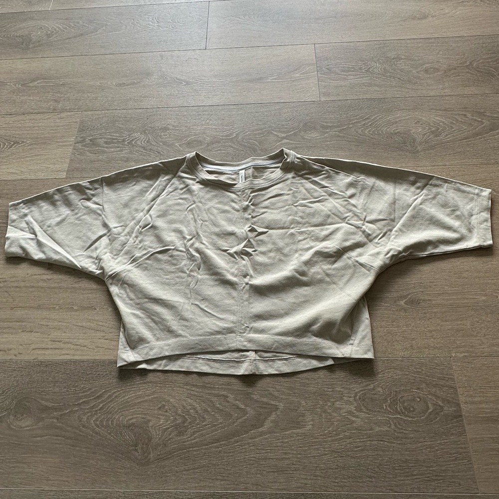 ARITZIA BABATON BIEGE CROP SWEATER SIZE 1